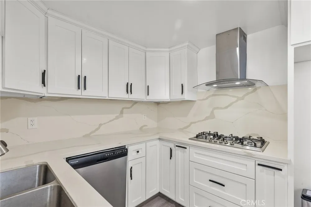 44256 Sancroft Avenue Lancaster, CA 93535