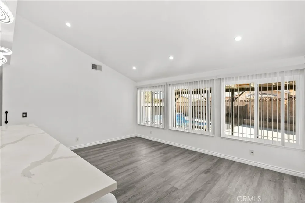 44256 Sancroft Avenue Lancaster, CA 93535