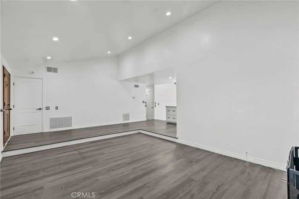 44256 Sancroft Avenue Lancaster, CA 93535