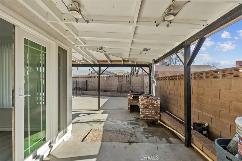 44256 Sancroft Avenue Lancaster, CA 93535