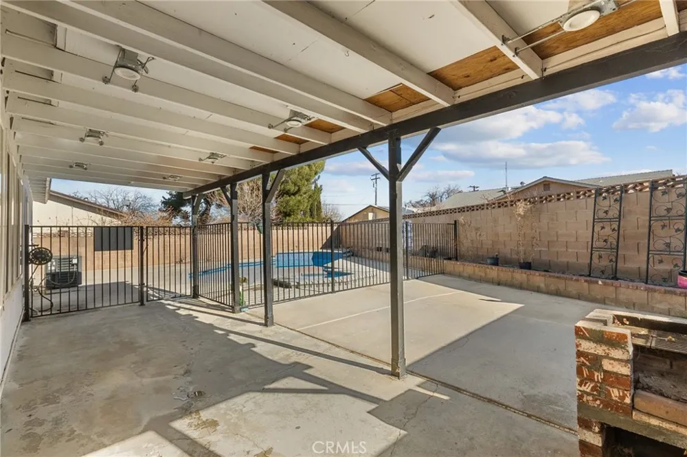 44256 Sancroft Avenue Lancaster, CA 93535