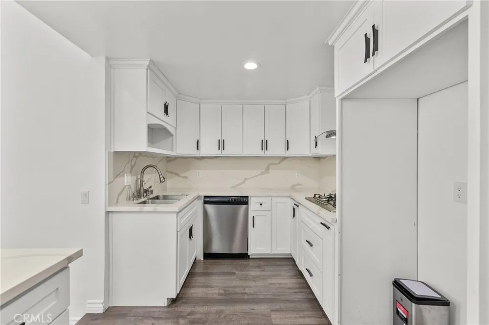 44256 Sancroft Avenue Lancaster, CA 93535