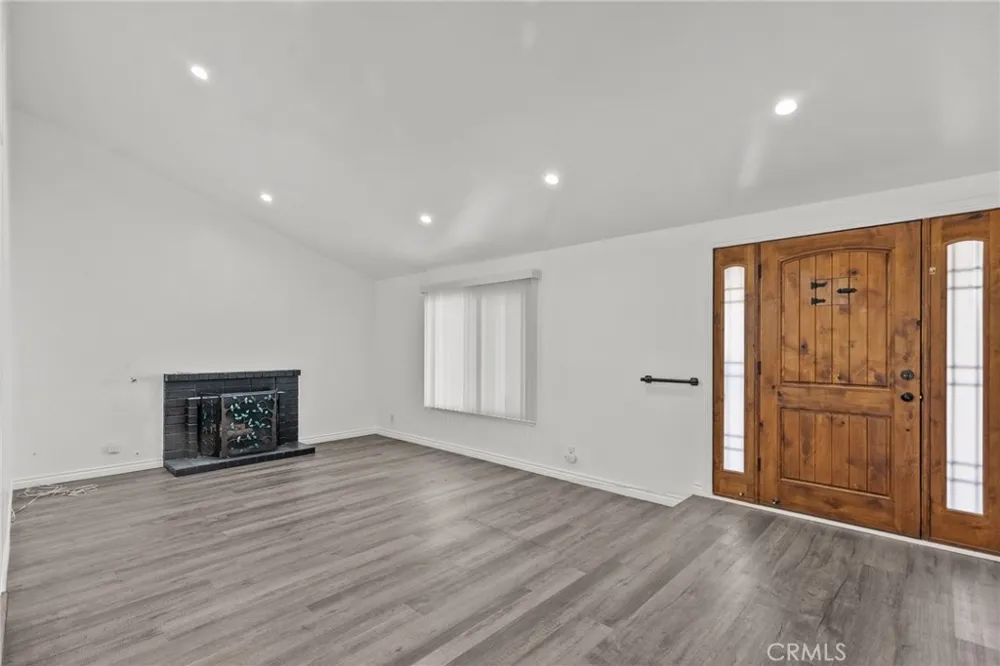 44256 Sancroft Avenue Lancaster, CA 93535