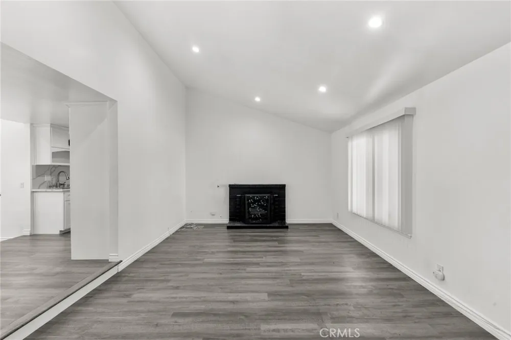 44256 Sancroft Avenue Lancaster, CA 93535