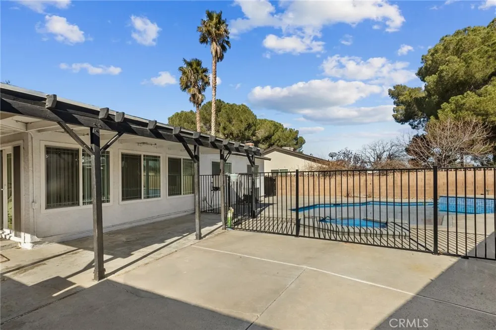 44256 Sancroft Avenue Lancaster, CA 93535