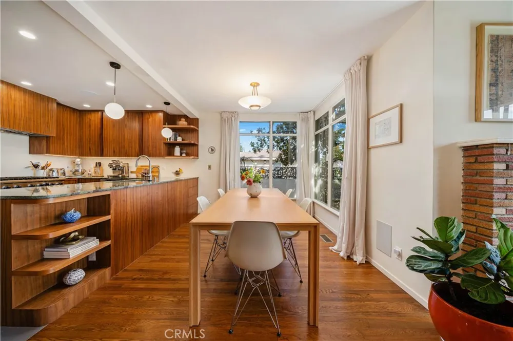 1011 W Mountain Glendale, CA 91202