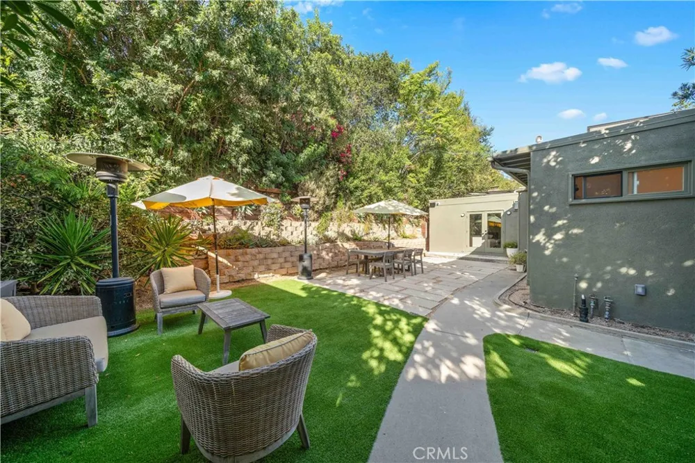 1011 W Mountain Glendale, CA 91202