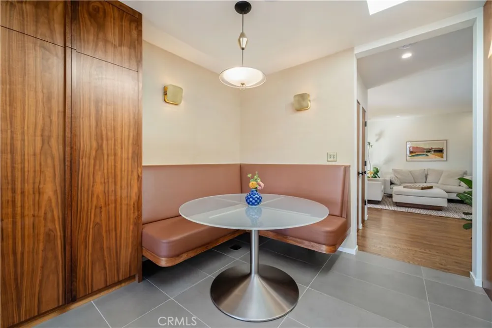 1011 W Mountain Glendale, CA 91202