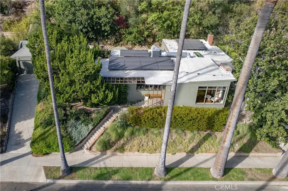 1011 W Mountain Glendale, CA 91202