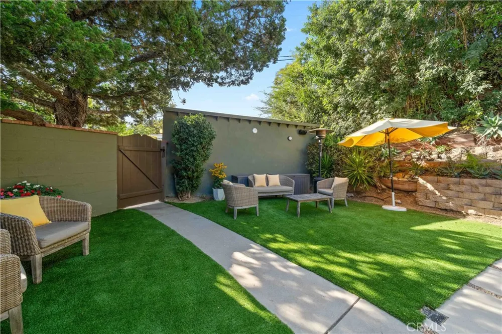 1011 W Mountain Glendale, CA 91202