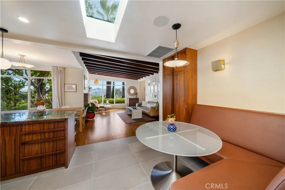 1011 W Mountain Glendale, CA 91202