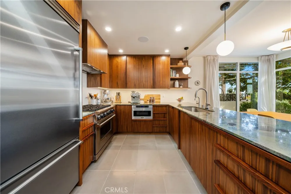 1011 W Mountain Glendale, CA 91202