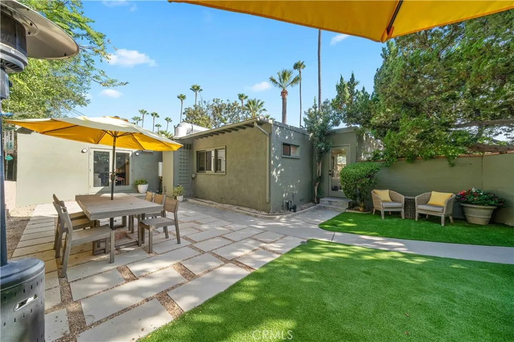 1011 W Mountain Glendale, CA 91202