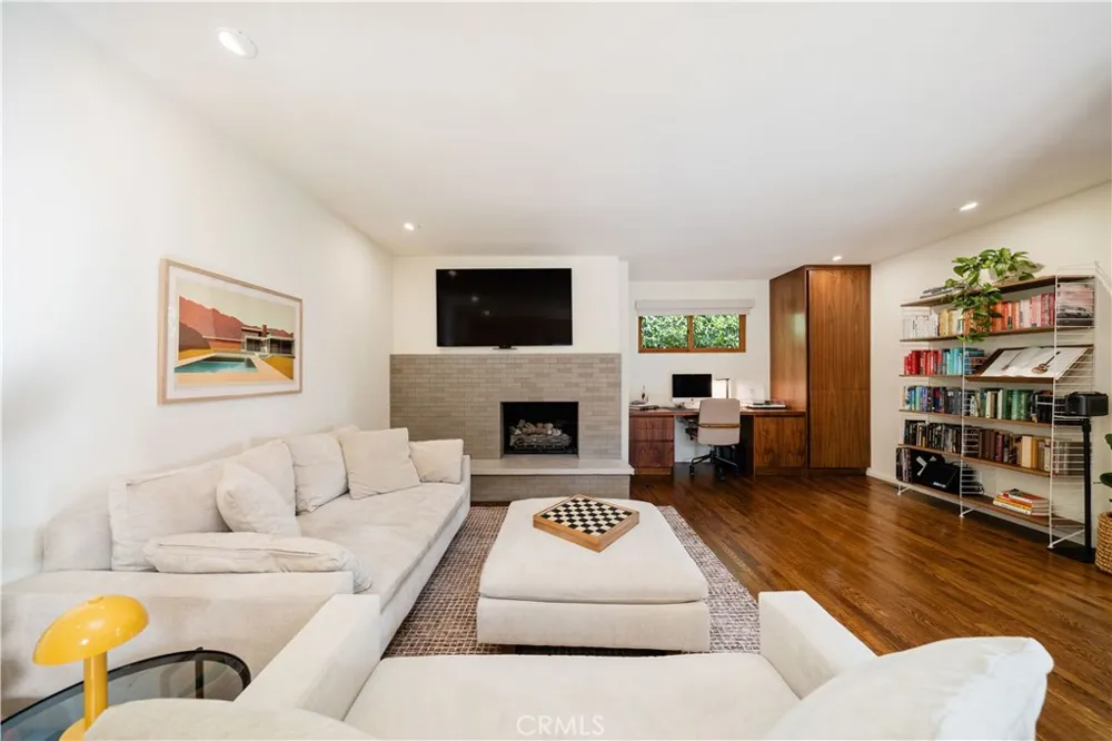 1011 W Mountain Glendale, CA 91202