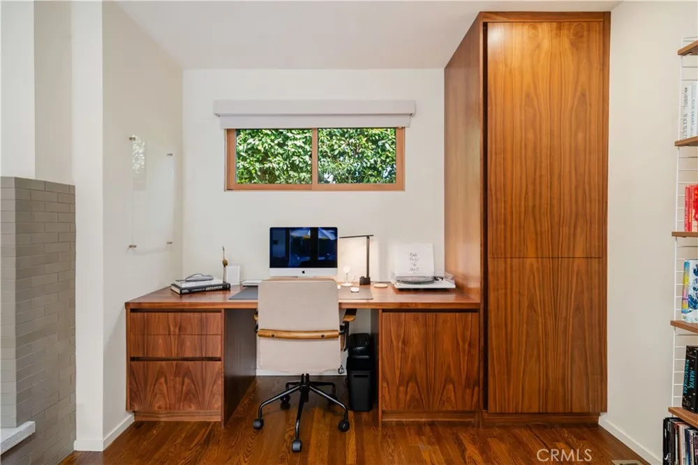1011 W Mountain Glendale, CA 91202