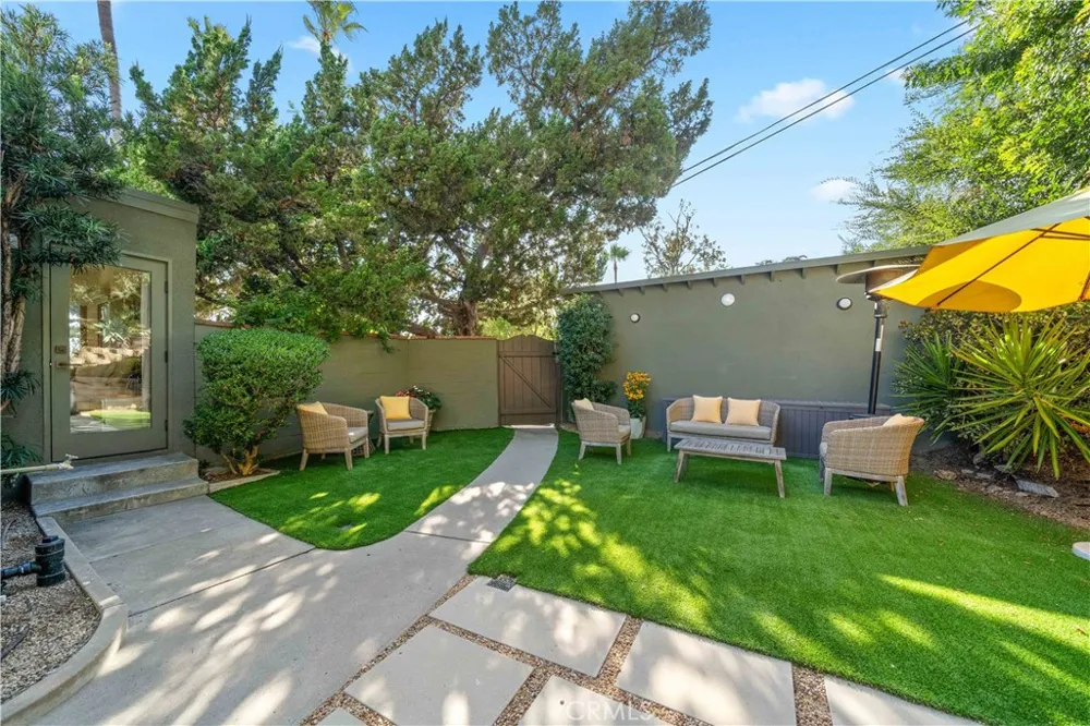 1011 W Mountain Glendale, CA 91202