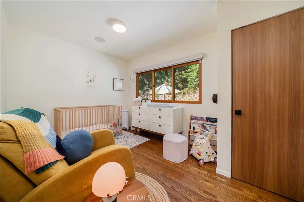 1011 W Mountain Glendale, CA 91202