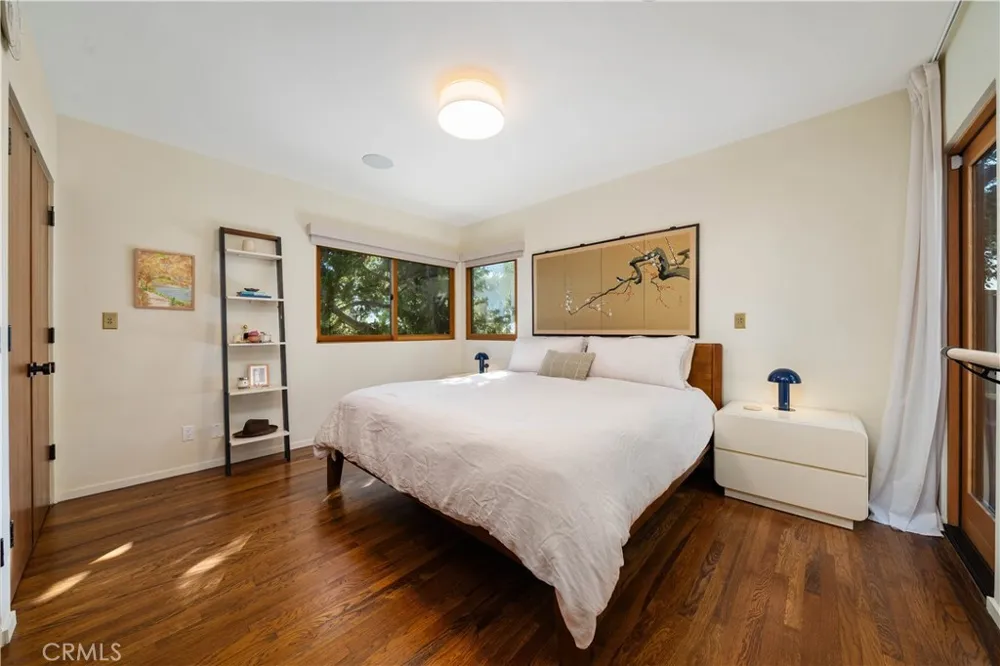 1011 W Mountain Glendale, CA 91202