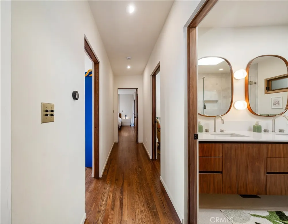 1011 W Mountain Glendale, CA 91202