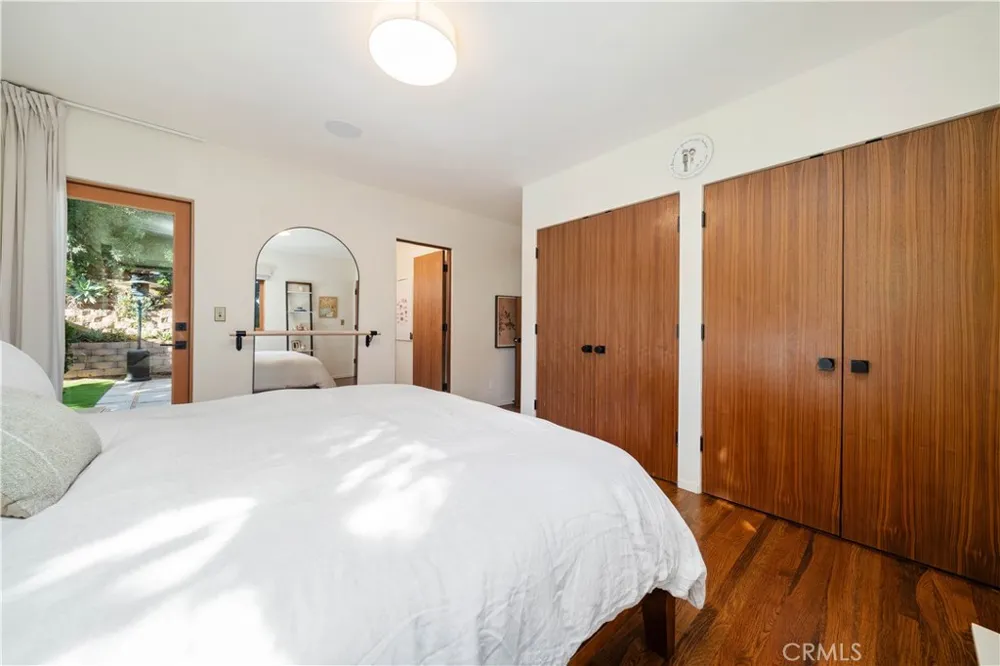 1011 W Mountain Glendale, CA 91202