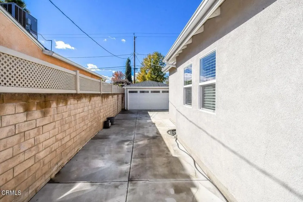 321 Lima Street Burbank, CA 91505