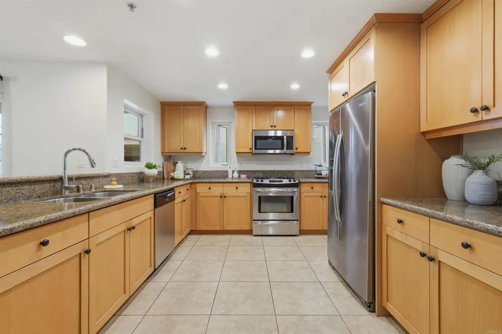 2018 Hornblend St San Diego, CA 92109