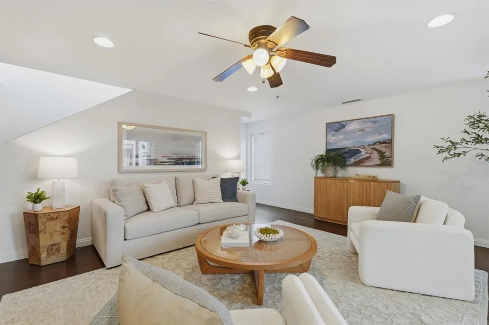 2018 Hornblend St San Diego, CA 92109