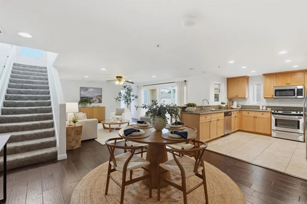 2018 Hornblend St San Diego, CA 92109