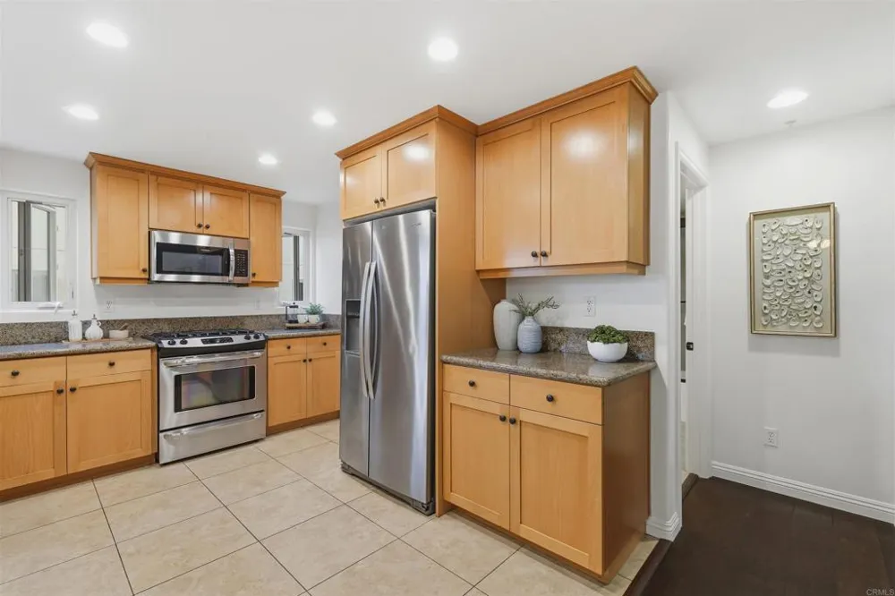 2018 Hornblend St San Diego, CA 92109
