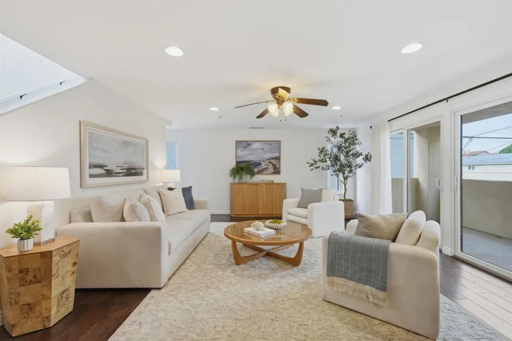 2018 Hornblend St San Diego, CA 92109