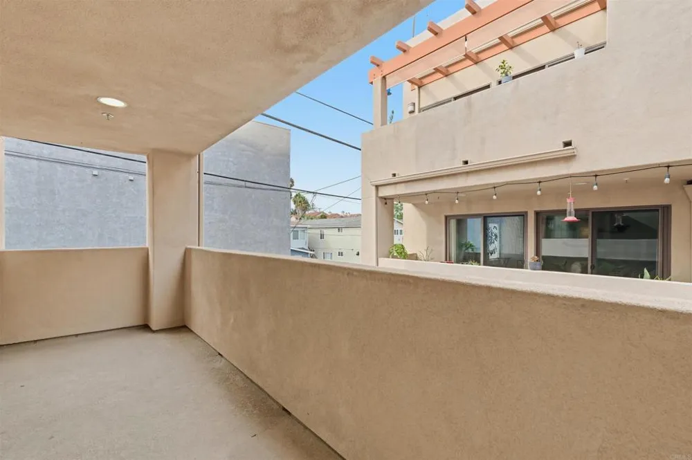 2018 Hornblend St San Diego, CA 92109