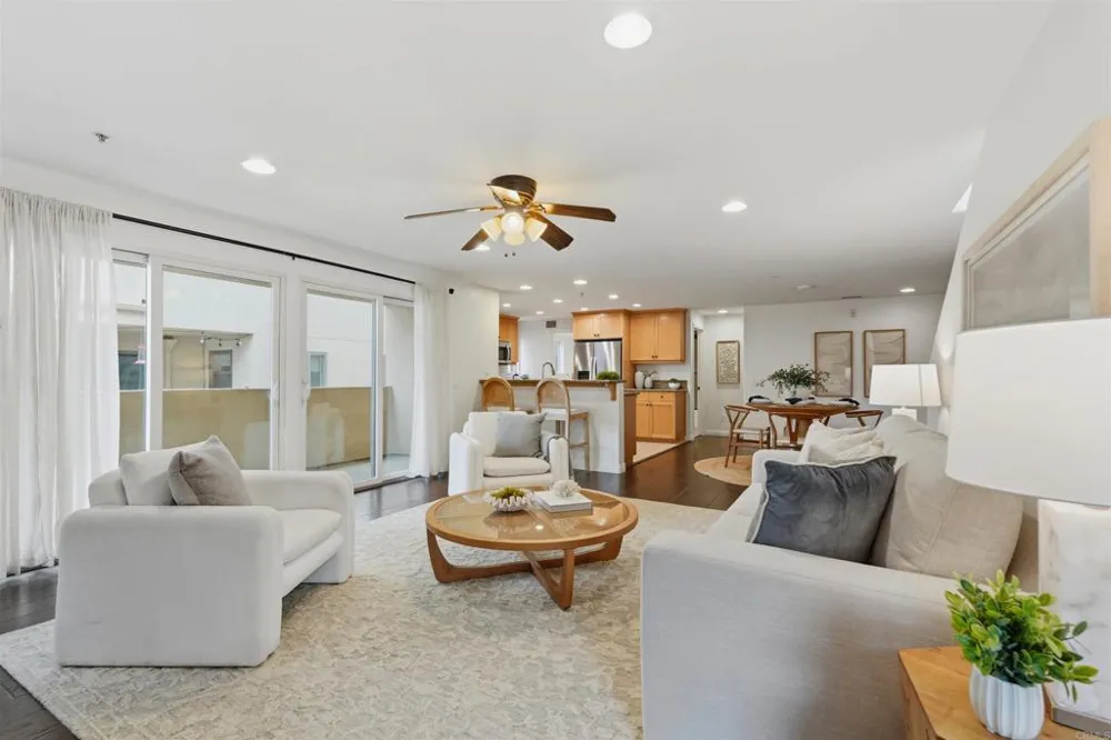 2018 Hornblend St San Diego, CA 92109