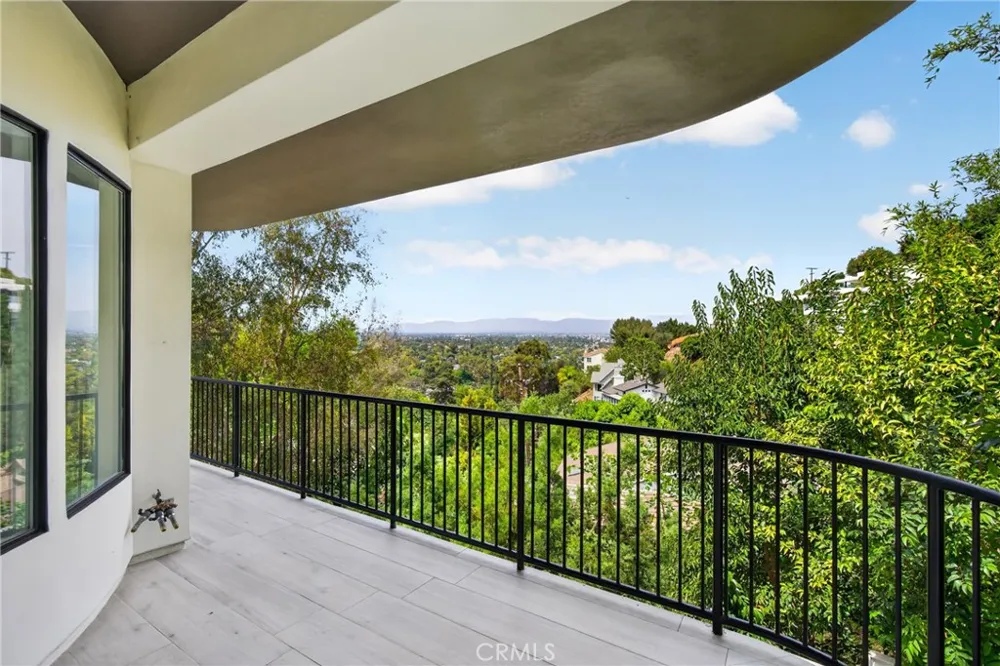 11411 Decente Court Studio City, CA 91604