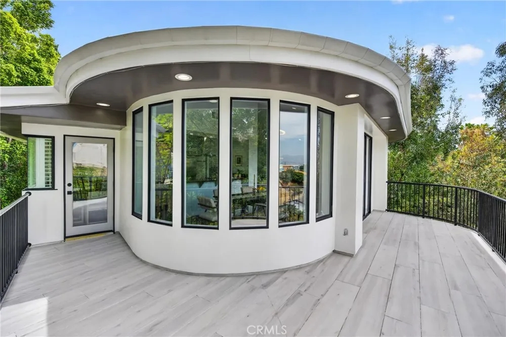 11411 Decente Court Studio City, CA 91604