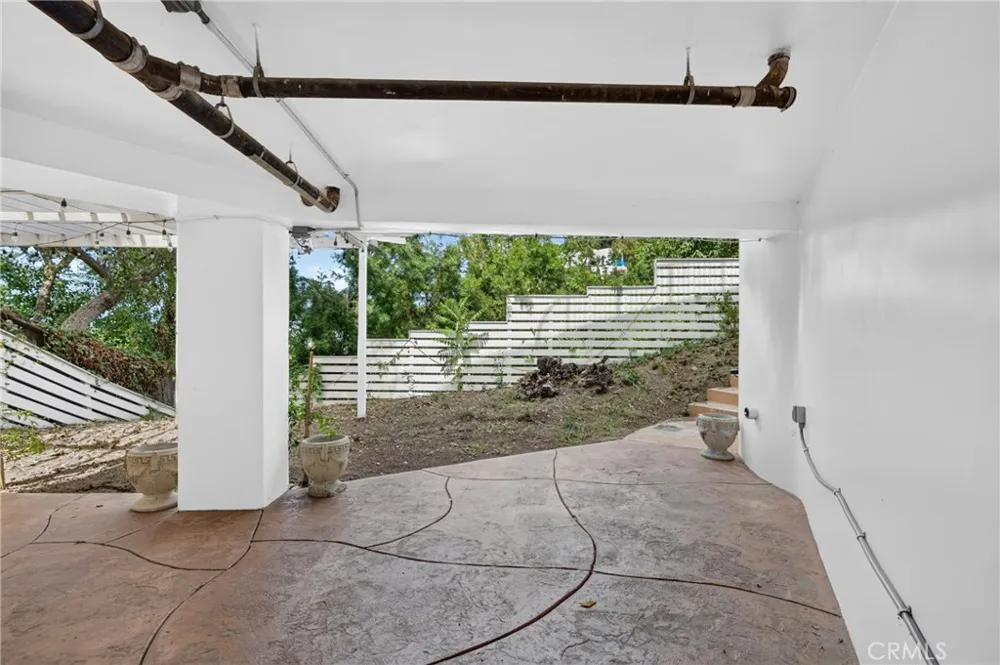 11411 Decente Court Studio City, CA 91604