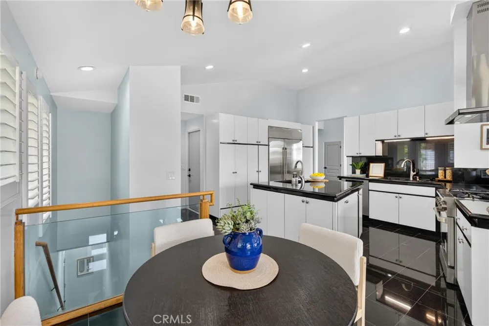 11411 Decente Court Studio City, CA 91604