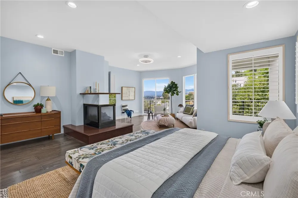 11411 Decente Court Studio City, CA 91604