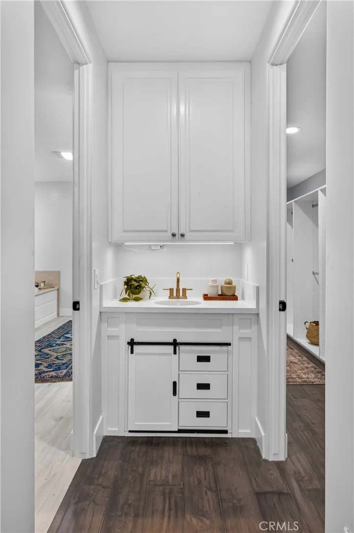 11411 Decente Court Studio City, CA 91604