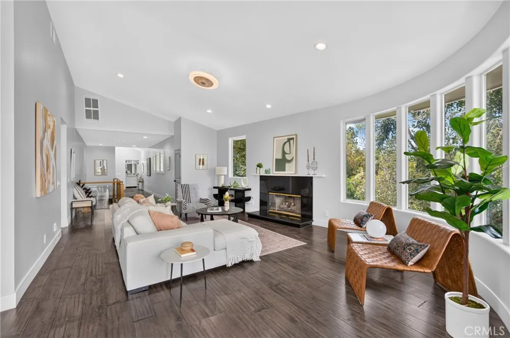11411 Decente Court Studio City, CA 91604