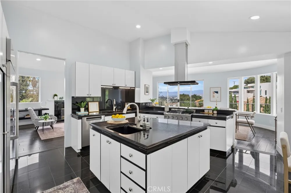 11411 Decente Court Studio City, CA 91604