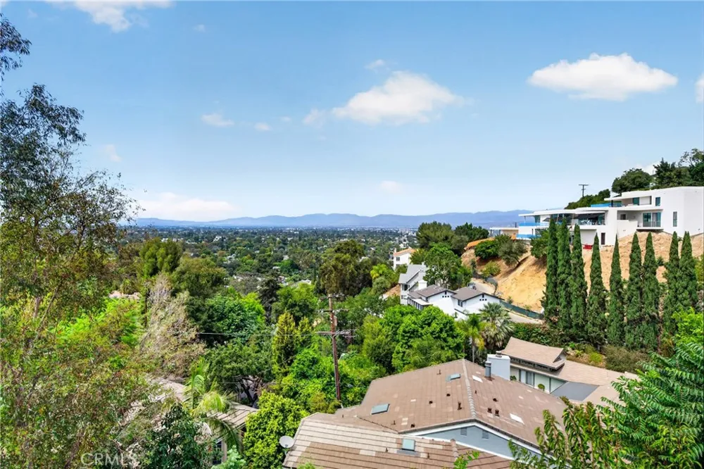 11411 Decente Court Studio City, CA 91604