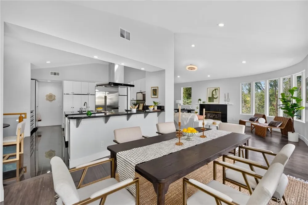 11411 Decente Court Studio City, CA 91604