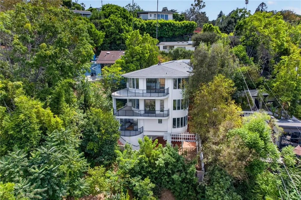 11411 Decente Court Studio City, CA 91604