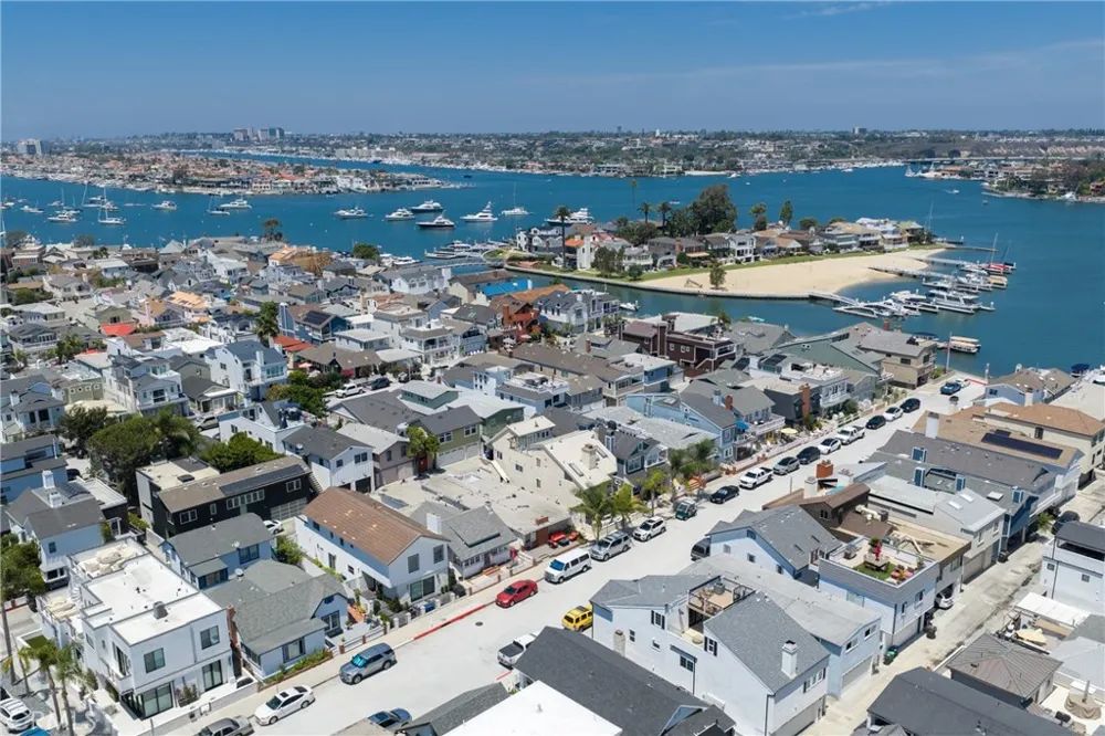 313 Alvarado Newport Beach, CA 92661