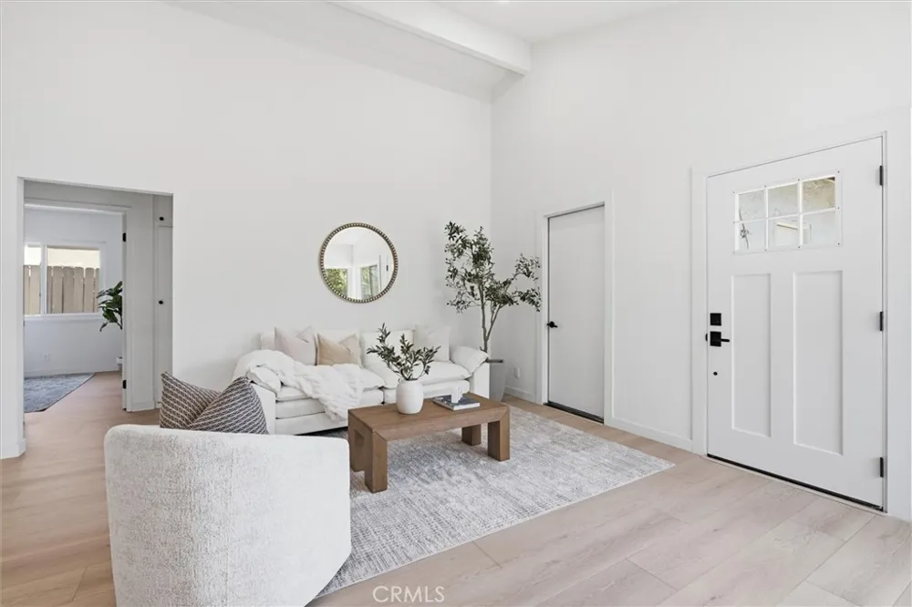 27332 Las Nieves Mission Viejo, CA 92691
