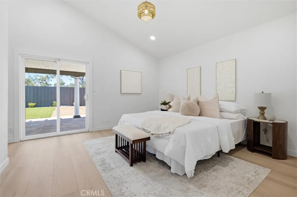 27332 Las Nieves Mission Viejo, CA 92691