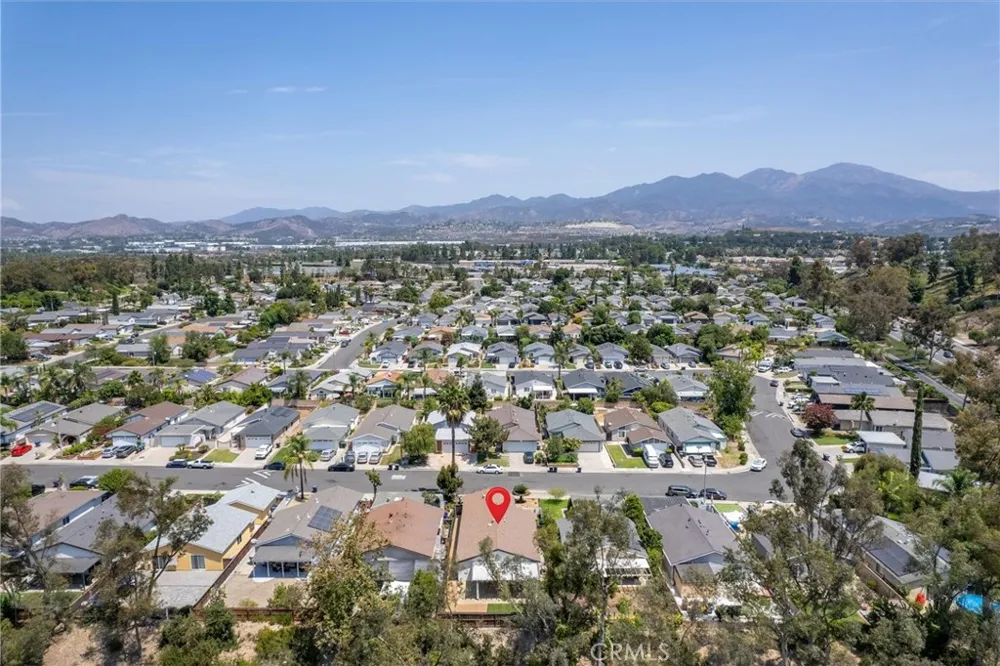 27332 Las Nieves Mission Viejo, CA 92691