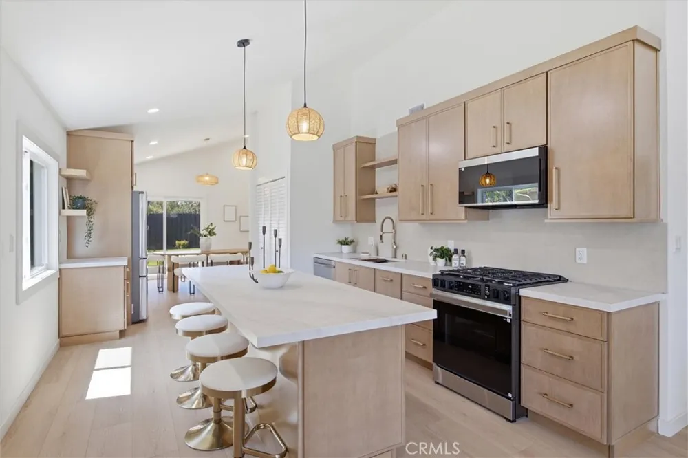27332 Las Nieves Mission Viejo, CA 92691