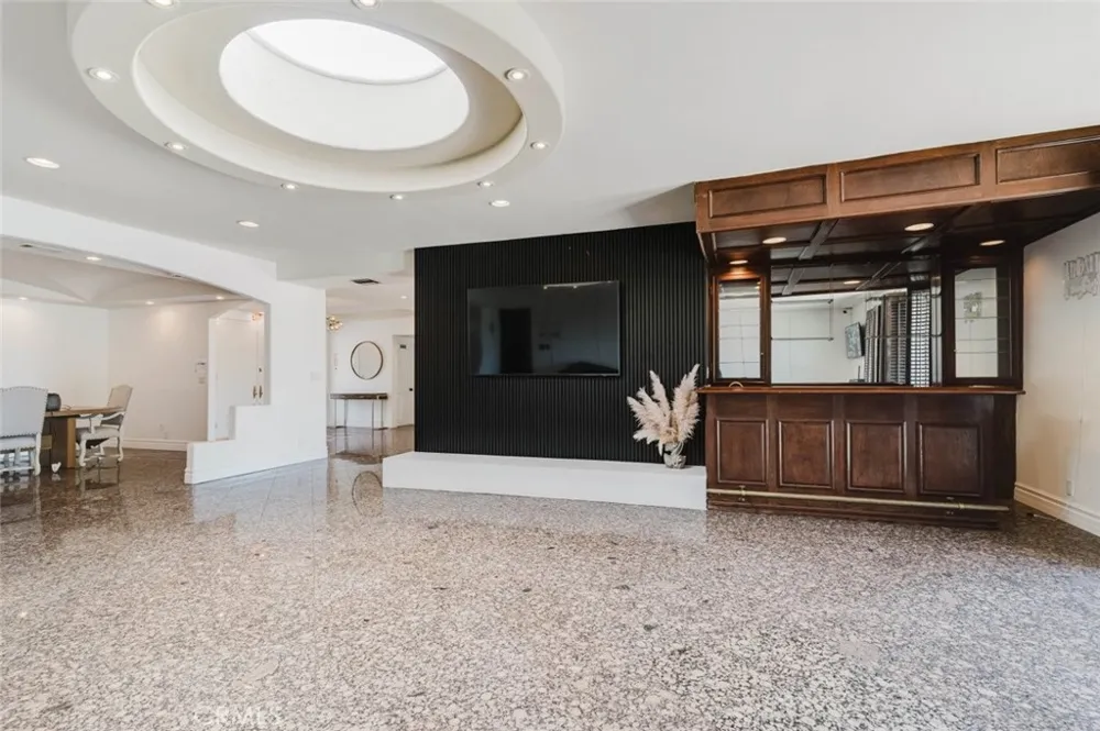 4321 Clear Valley Drive Encino, CA 91436