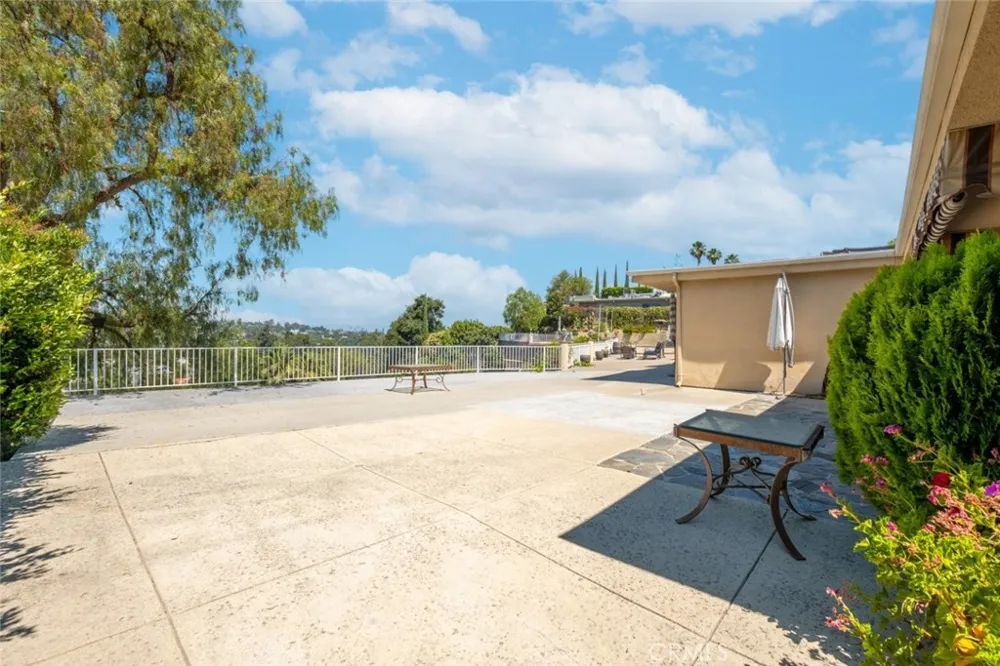 4321 Clear Valley Drive Encino, CA 91436